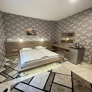 De Luxe Burgas, Center Homestay